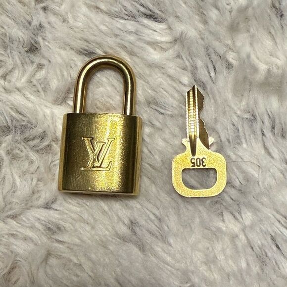 Louis Vuitton Lock & Key #305 - Picture 1 of 5